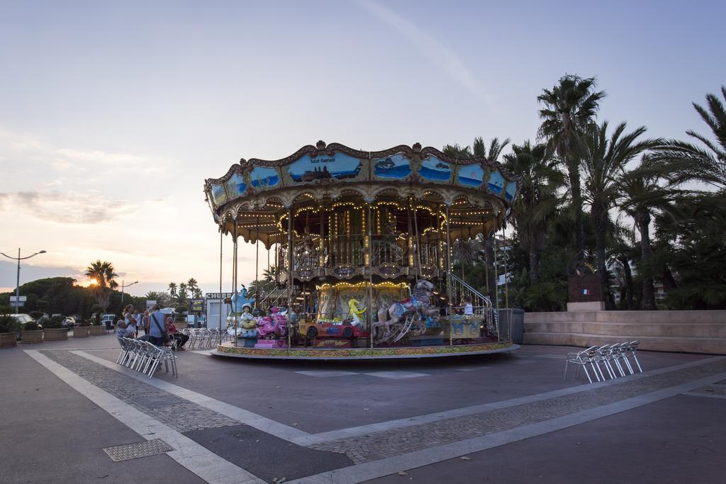Village Vacances Le Lion De Mer Saint-Raphaël 外观 照片