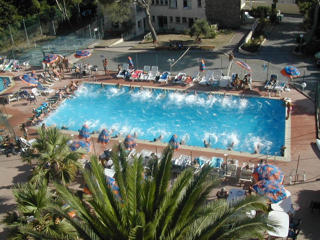 Village Vacances Le Lion De Mer Saint-Raphaël 外观 照片